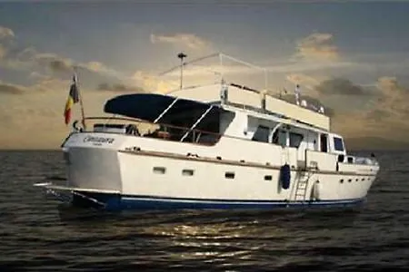 Centaura Yacht Classique サントロペ